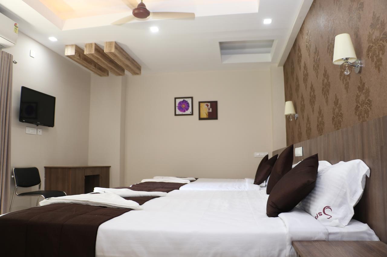 Hotel Spring Field Billets Kochi Exterior foto